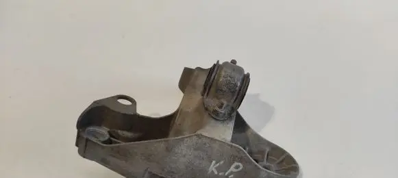 Audi A4 S4 B5 8D Engine mounting bracket 8D0199351