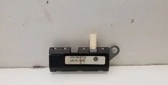 Volkswagen Caddy Aerial antenna amplifier 2K0035577B