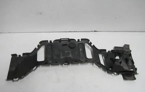 Peugeot 3008 II Rear bumper mounting bracket
