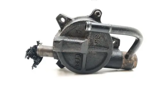 KIA Carens II Vacuum pump