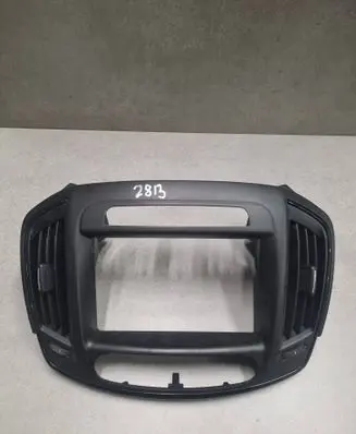 Radio/GPS head unit trim