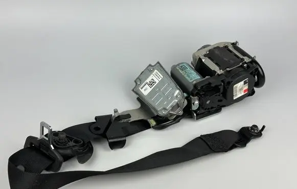 Mercedes-Benz C W204 Front seatbelt 616426600 09060277 BAMPT1273