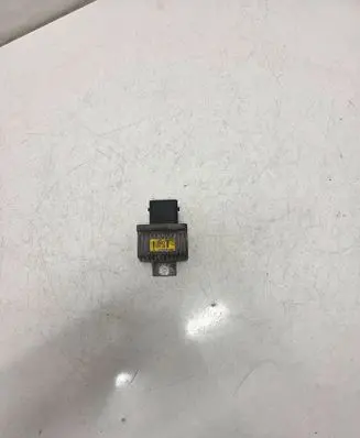Renault Trafic II (X83) Glow plug pre-heat relay 8200859243