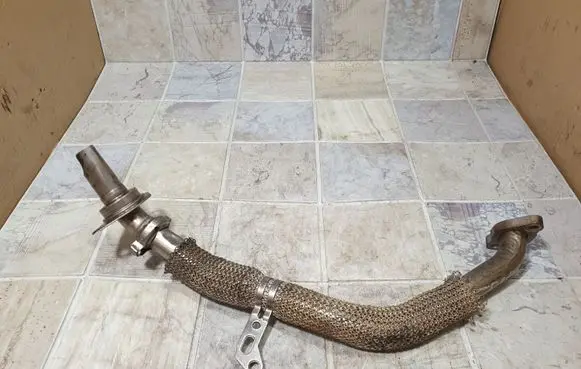 Peugeot 607 EGR valve line/pipe/hose 4R80