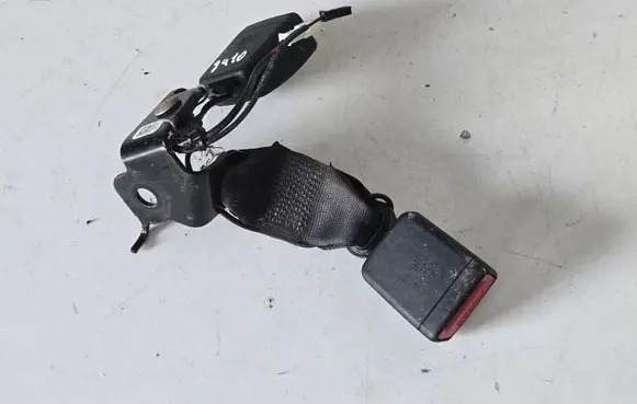 BMW X5 G05 Middle seatbelt buckle (rear) 7435672