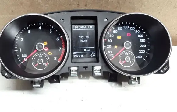 Volkswagen Golf VI Speedometer (instrument cluster) 5K0920871