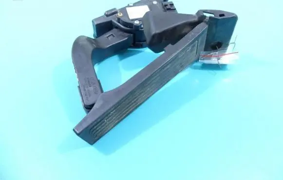 KIA Sportage Accelerator throttle pedal GJW0713A-2S100 IMPRK1340529
