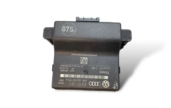 Volkswagen PASSAT B6 Gateway control module 3C0907530C 402063