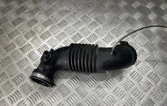 Volvo V70 Air intake hose/pipe 9183897