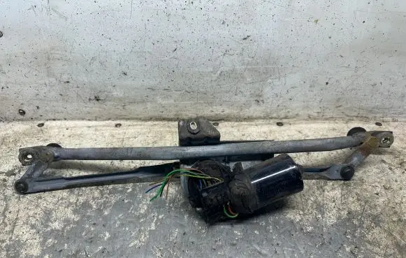 Audi A4 S4 B5 8D Front wiper linkage and motor