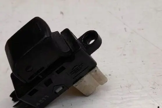 Nissan Micra Quarter vent window switch 25411AX610