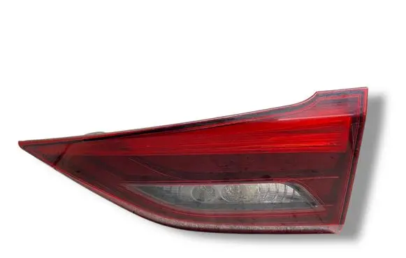 Toyota Avensis T270 Tailgate rear/tail lights 