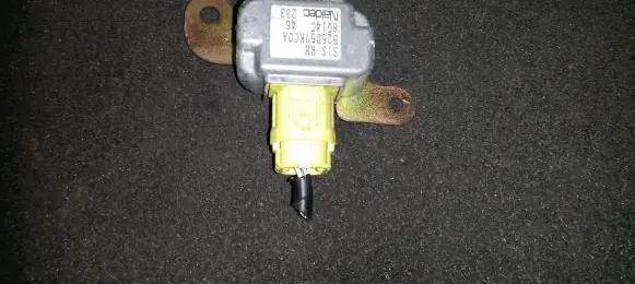 Mazda 323 F Airbag deployment crash/impact sensor b25d57kc0a 8g14c46