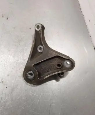 Opel Mokka Gearbox mounting bracket 96983905