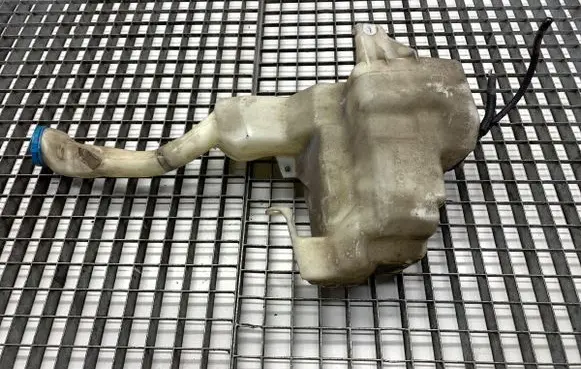 Honda Civic IX Windshield washer fluid reservoir/tank 