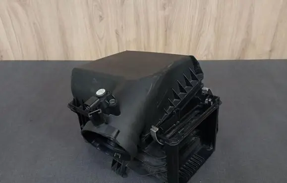 Mercedes-Benz B W246 W242 Air filter box 6450900001 A6450900001