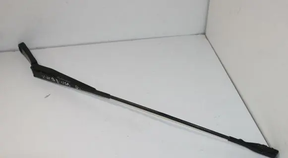 Volkswagen PASSAT B7 Front wiper blade arm 561955406