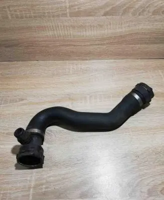 Coolant pipe/hose