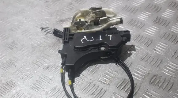 Mitsubishi Lancer X Rear door lock