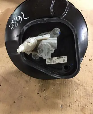Fiat 500L Brake booster