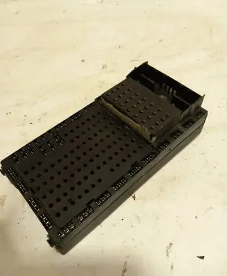 Volvo V70 Fuse box set 8688153 8645729