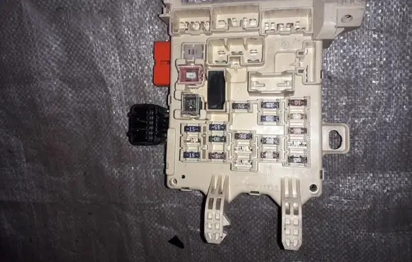 Toyota Corolla E110 Fuse module 8264112150