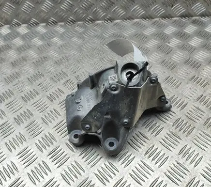 BMW X6 G06 Engine mounting bracket 9895922
