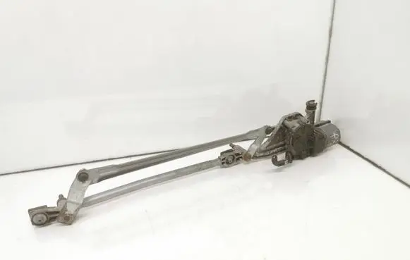 Ford Focus Front wiper linkage and motor 4M5117508AB 0390243065