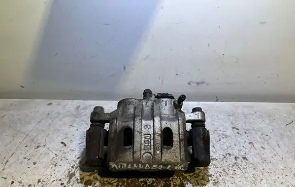 Mitsubishi Outlander Front brake caliper