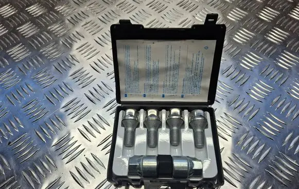 Fiat Panda II Nuts/bolts 50900711