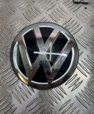 Volkswagen Polo VI Manufacturer badge logo/emblem 2GA853601 90599587 199147