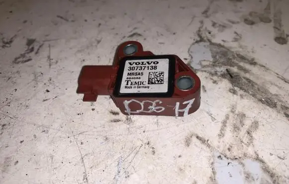 Volvo V50 Airbag deployment crash/impact sensor 30737138 D3617