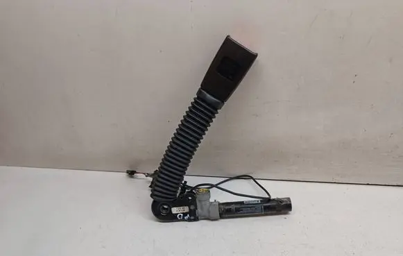 BMW 5 E60 E61 Front seatbelt buckle 7210888