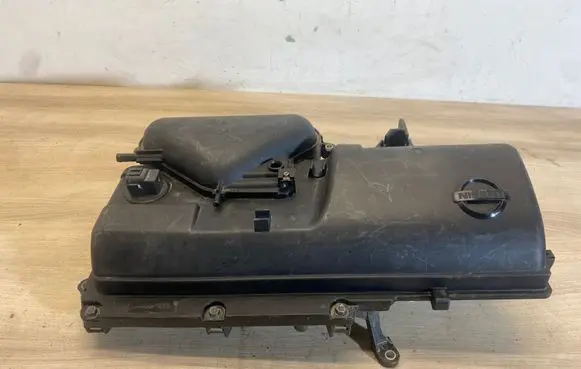 Nissan Note (E12) Air filter box
