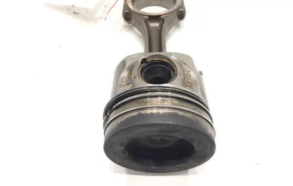 Skoda Superb B6 (3T) Piston with connecting rod CFG