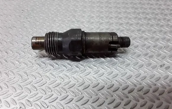 Volvo S40, V40 Fuel injector LCR6735401D