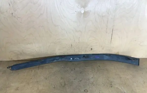 Front bumper lip