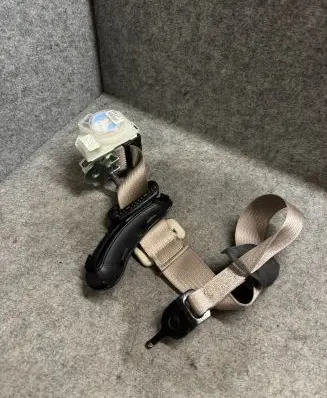 Dodge Durango Rear seatbelt 2453788 P5ME381L1AA