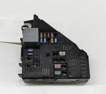 Volvo S90, V90 Fuse module 31473569