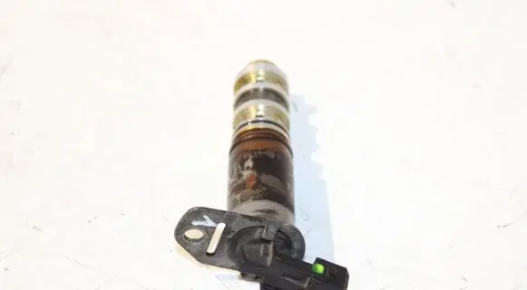 BMW 1 E81 E87 Camshaft vanos timing valve 7584115