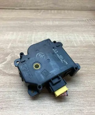 Mazda MPV II LW Air flap motor/actuator 0638000460 467112V WITHPLUG