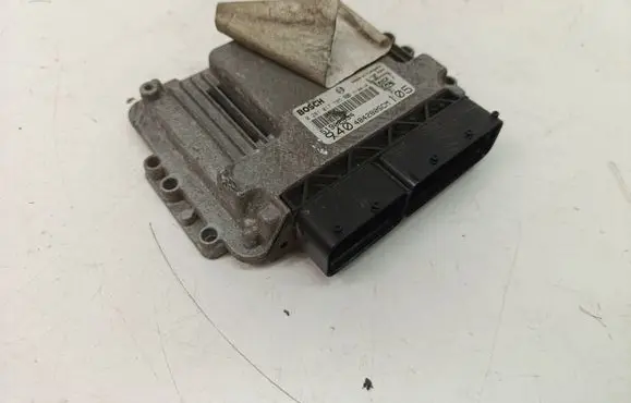 Alfa Romeo Giulietta Engine control unit/module 51902994