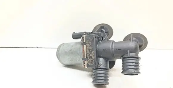 BMW 3 E46 Coolant heater control valve 8369805 64118369805