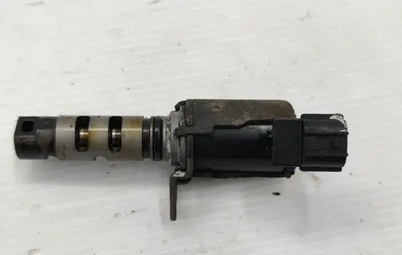 Toyota Avensis T250 Camshaft vanos timing valve 