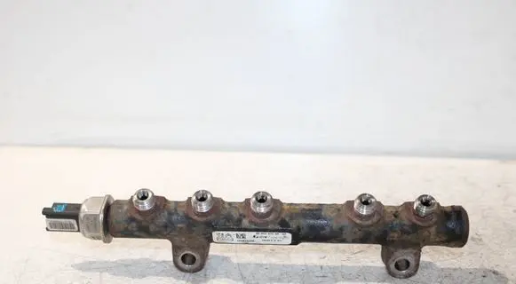 Volvo V70 Fuel main line pipe 9685297580 9670076780