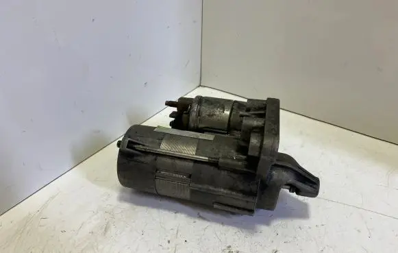 Peugeot 307 Starter motor 9645100680 D7G3