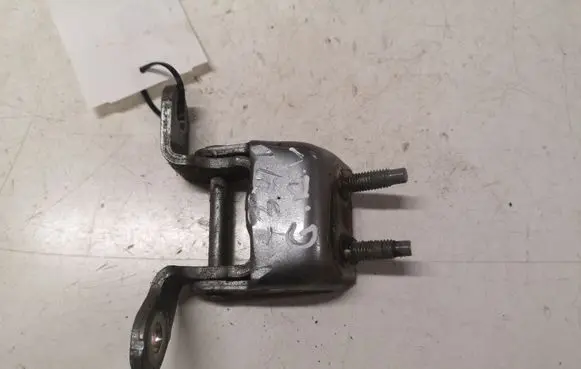 Honda CR-V Rear door upper hinge