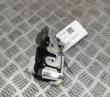 Chevrolet TrailBlazer Coupe door lock (next to the handle) 16872415