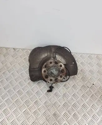 Mercedes-Benz CLS C218 X218 Front wheel hub spindle knuckle