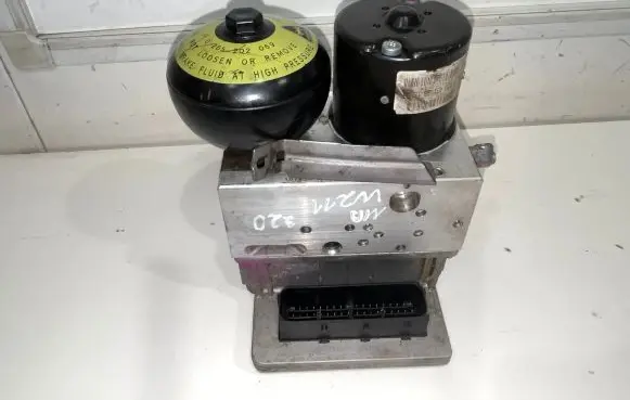 Mercedes-Benz E W211 ABS Pump 0265960046 JD1A35120090